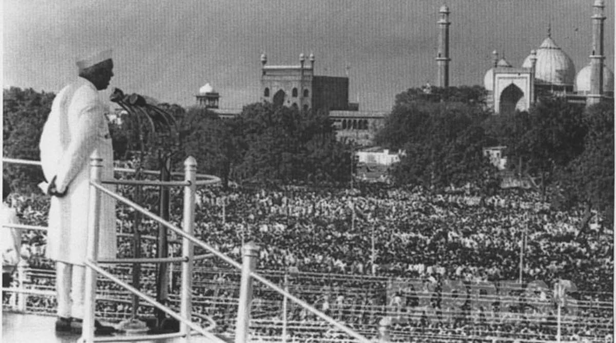 Black-and-white photograph of Jawaharlal Nehru addressing crowd from Red Fort.